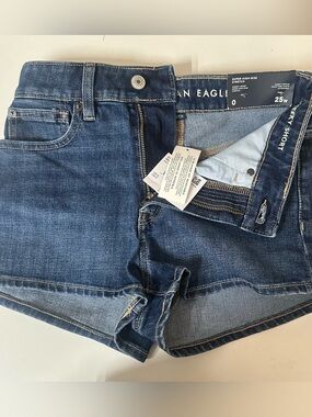 NWT American Eagle Cheeky Short Super High Rise Jeans 0 25W